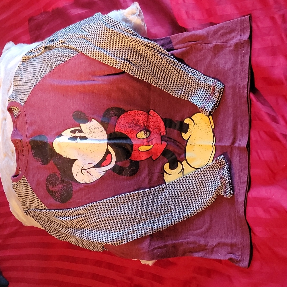 Disney Micky Mouse Burgundy long sleeve tee